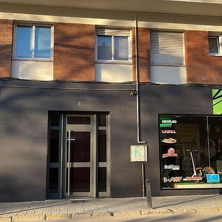 Cadillac Lujo Total Sin Pasar Por Un Hotel Cornella de Llobregat Luaran gambar